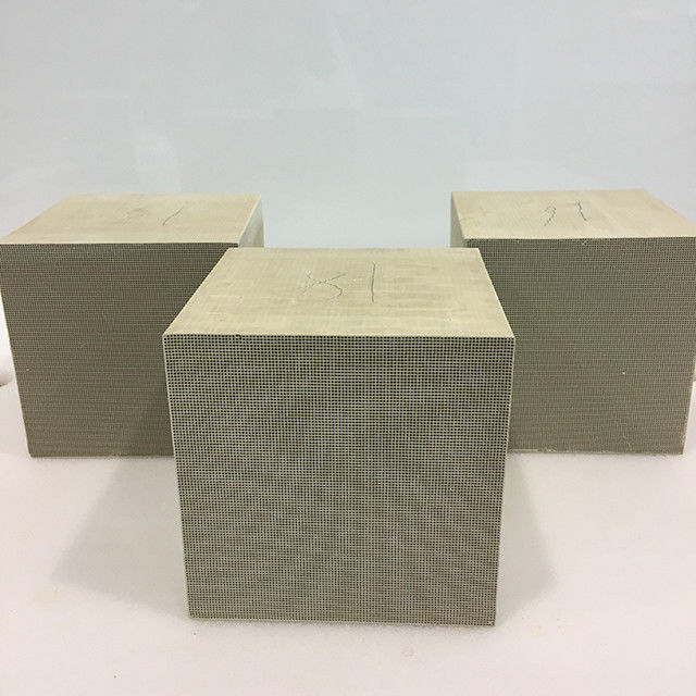 Van de de Katalysators Houten Oven van Relatieve vochtigheid van PT Pd van de het Criteriumstaart OC van de het Gaskatalysator Katalysator 46 CPSI