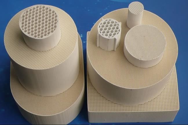 300 Cpsi Ceramische de Katalysatorhoningraat 101.6mm van de Katalysatorfilter